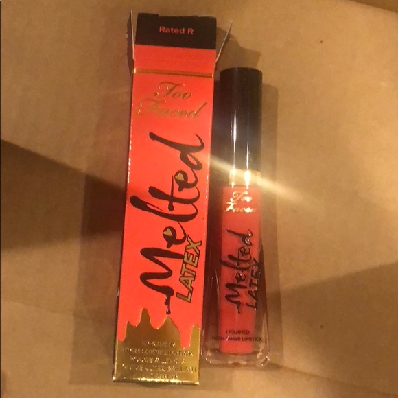 Too faced lipstick - Rated R - Picture 2 of 3